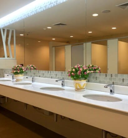 row-of-wash-sink-with-big-mirror-in-public-toilet-picture-id1206102647 (1)