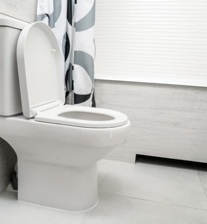 white-toilet-bowl-in-bathroom-picture-id1218082451-min